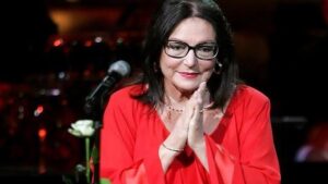 Nana Mouskouri - Biography
