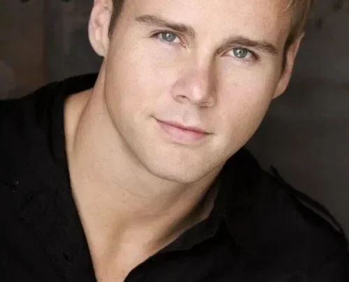 Aaron Hill Biography: Age, Net Worth, Wife, Children, Parents, Siblings, Career, Wikipedia, Pictures