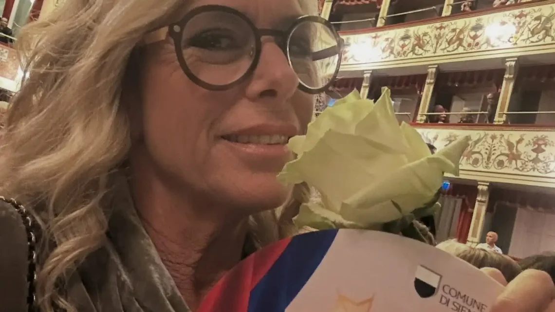 Roberta Beta Biography: Pictures, Husband, Siblings, Parents, Height, Age, Net Worth, Books  