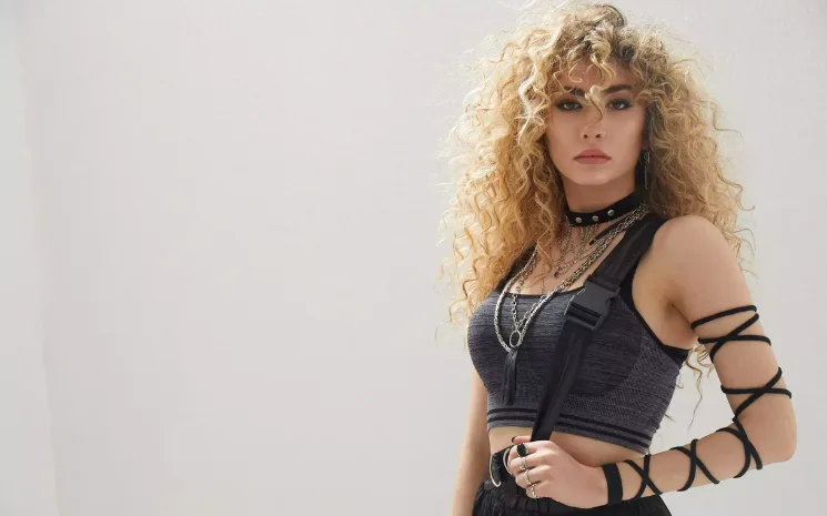 Sena Şener Biography: Songs, Age, Net Worth, Albums, Height, Instagram, Wiki, Boyfriend
