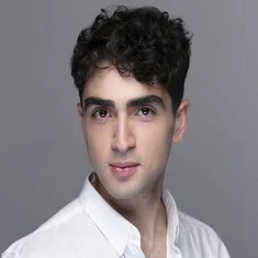 Efe Taşdelen - Biography