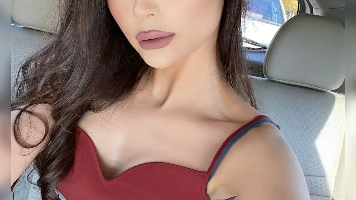 Zhanar Dugalova Biography: Age, Net Worth, Siblings, Boyfriend, Religion, Parents, Height, Ethnicity, Pictures, Songs, Singles