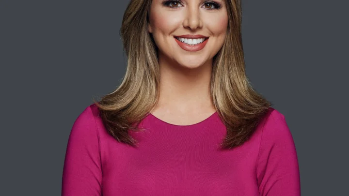 Emma Lockhart Biography: Age, Net Worth, Parents, Height, Movies & TV Shows, Career, Education