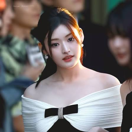 Athena Biography: Net Worth, Age, Songs, Albums, Parents, Boyfriend, Instagram, Height, Real Name, Nationality