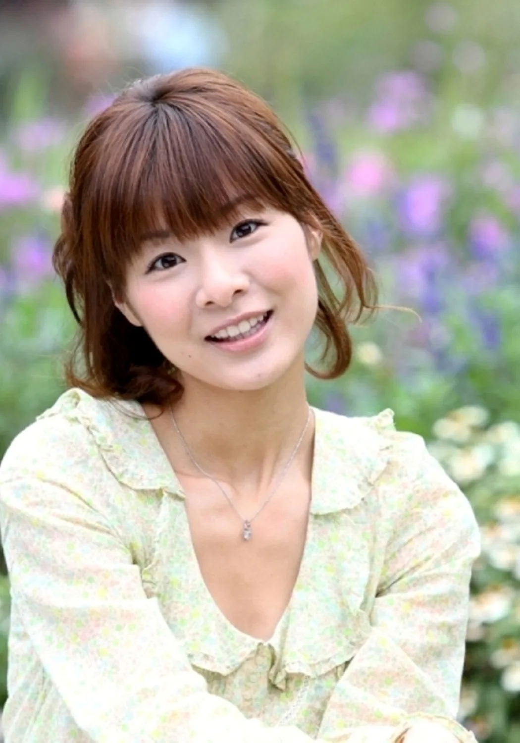 Chinatsu Akasaki - Biography