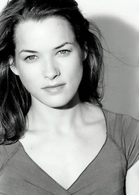 Nicole DeHuff - Biography