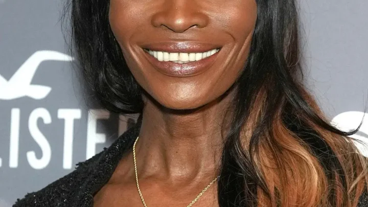 Dominique Jackson Biography: Movies, Height, Age, Net Worth, Ex-Husband, Ethnicity, Books, Parents, Awards