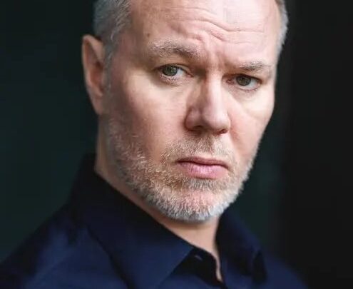 Ricci Harnett Biography: Ethnicity, Net Worth, Wife, Height, Age, Movies, Parents, Awards