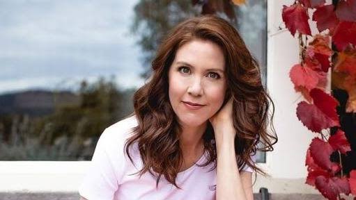 Belinda Bromilow - Biography