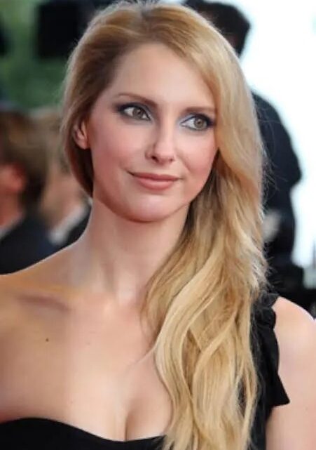 Frédérique Bel Biography: Height, Net Worth, Age, Ethnicity, Awards, Movies, Boyfriend