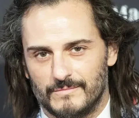 Asier Etxeandia Biography: Height, Net Worth, Awards, Parents, Ethnicity, Movies, Wife, Songs, Age