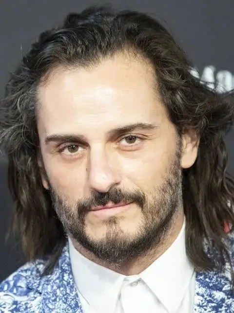 Asier Etxeandia Biography: Height, Net Worth, Awards, Parents, Ethnicity, Movies, Wife, Songs, Age
