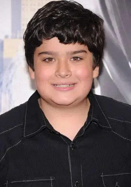 Devan Leos Biography: Height, Net Worth, Age, Movies, Parents, Parents, Religion, Girlfriend