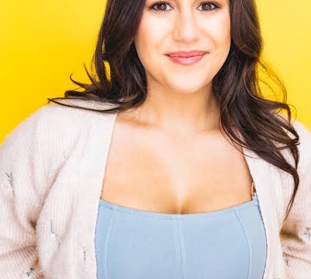 Ariana Nicole Biography: Songs, Ethnicity, Age, Movies, Boyfriend, Height, Parents, Net Worth