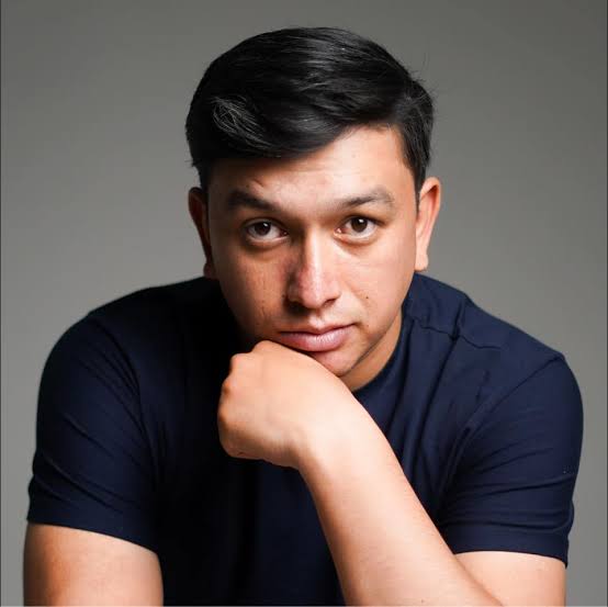 Sundet Seitov - Biography