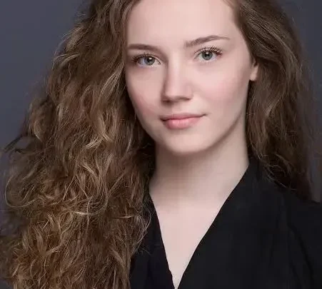 Eslem Akar Biography: Movies, Boyfriend, Age, Height, Religion, Parents, Awards, Net Worth