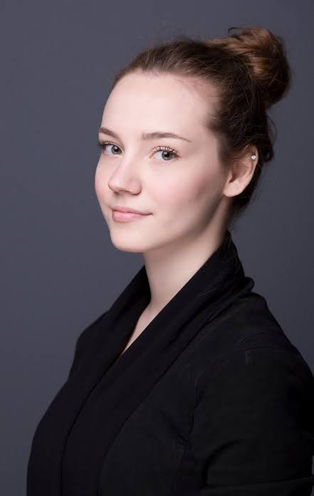 Eslem Akar - Biography