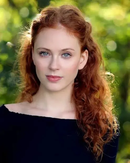 Helena Barlow Bio: Movies, Boyfriend, Net Worth, Age, Ethnicity, Parents, Height, Religion