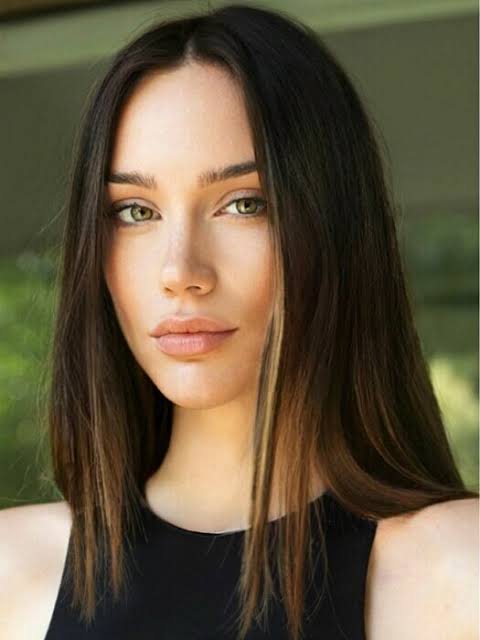 Gloria-Sophie Burkandt - Biography