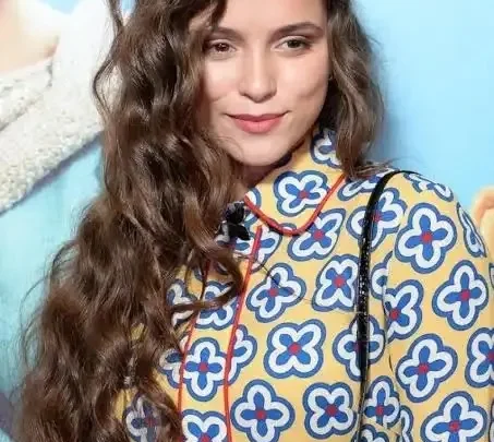 Mila Sivatskaya Biography: Height, Ethnicity, Movies, Net Worth, Age, Songs, Parents, Boyfriend
