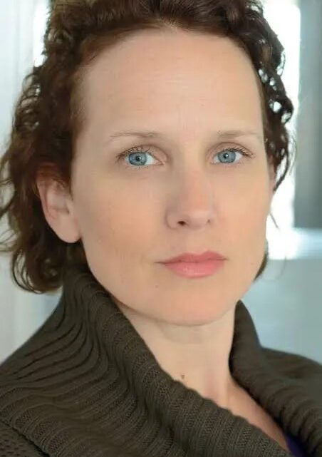 Jennifer Dundas Biography: Husband, Net Worth, Age, Awards, Movies, Parents, Instagram, Height