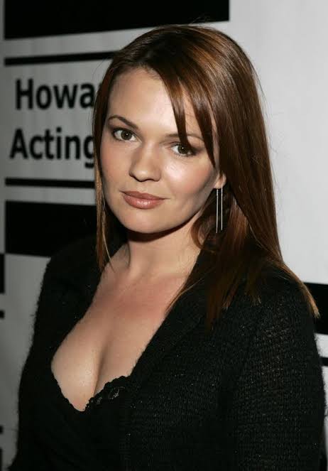 Claudette Mink - Biography