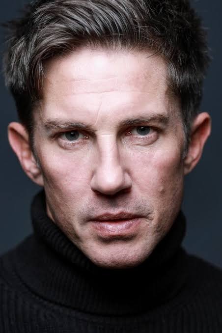Christien Anholt - Biography