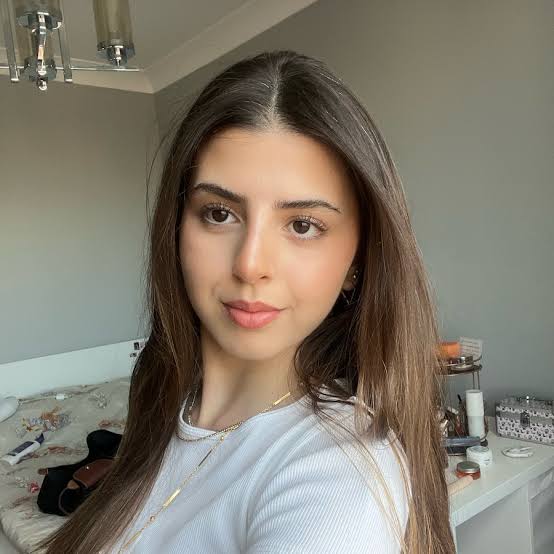 Zeynep Selimoğlu Biography: Family, Net Worth, TV Shows, Age, Parents, Height, Awards, Boyfriend, Instagram