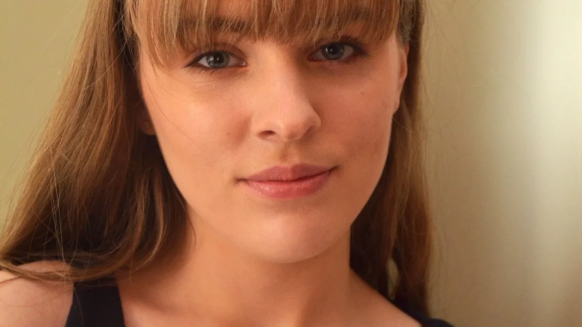 Sophie Booth Biography: Movies & TV Shows Parents, Height, Net Worth, Age, Fiancé, YouTube, Ethnicity