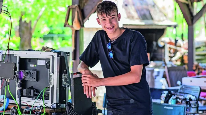 Borna Fadljević Biography: Age, Height, Parents, Net Worth, TV Shows, Girlfriend, Movies, TikTok