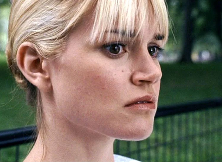 Alison Folland Biography: Net Worth, Movies & TV Shows, Height, Age, Kids, Parents, Husband, Wiki