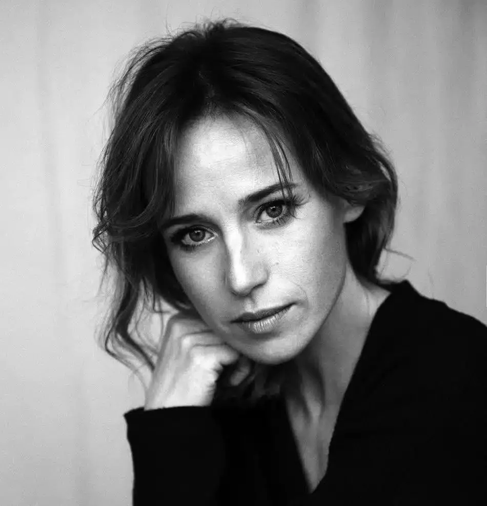 Marta Etura - Biography