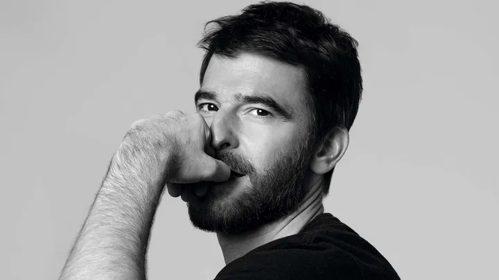 Alfonso Bassave Biography: Net Worth, Siblings, Movies, Age, Awards, Height, Family, Parents
