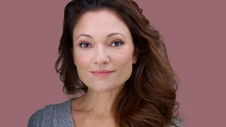 Janelle Marra Biography: Spouse, Age, Net Worth, Height, Parents, Movies, Children