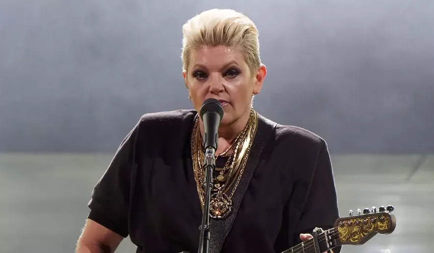 Natalie Maines Biography: Parents, Instagram, Songs, Net Worth, Age, Spouse, Awards