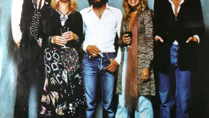 Fleetwood Mac Bio: Net Worth, Age, Parents, Height, Members, Albums, Songs, Rumours