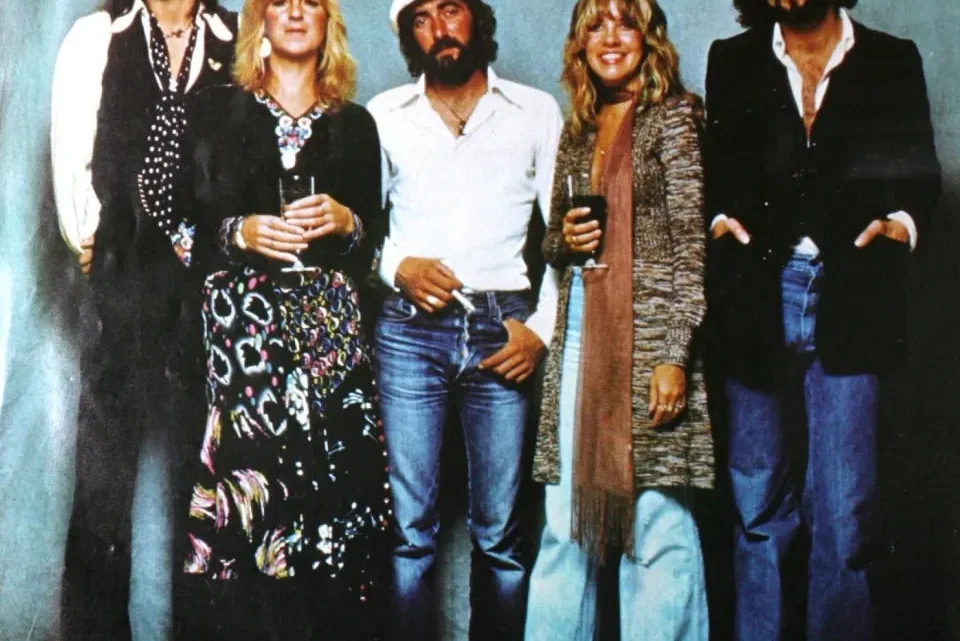 Fleetwood Mac Bio: Net Worth, Age, Parents, Height, Members, Albums, Songs, Rumours