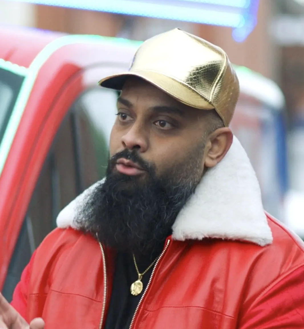 Guz Khan - Biography