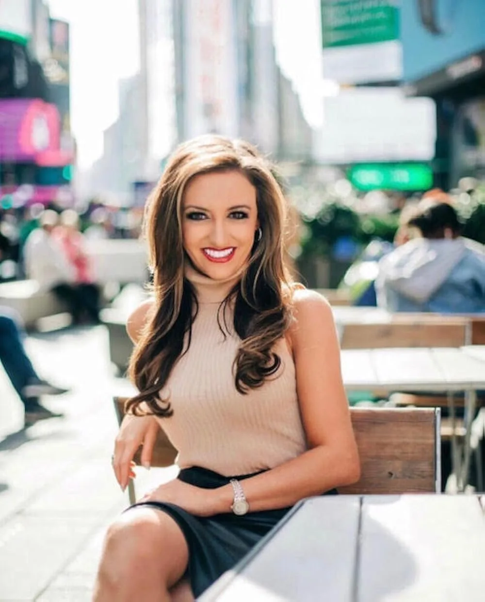 Jennifer Eckhart - Biography