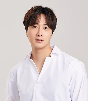 Jung Il-woo - Biography