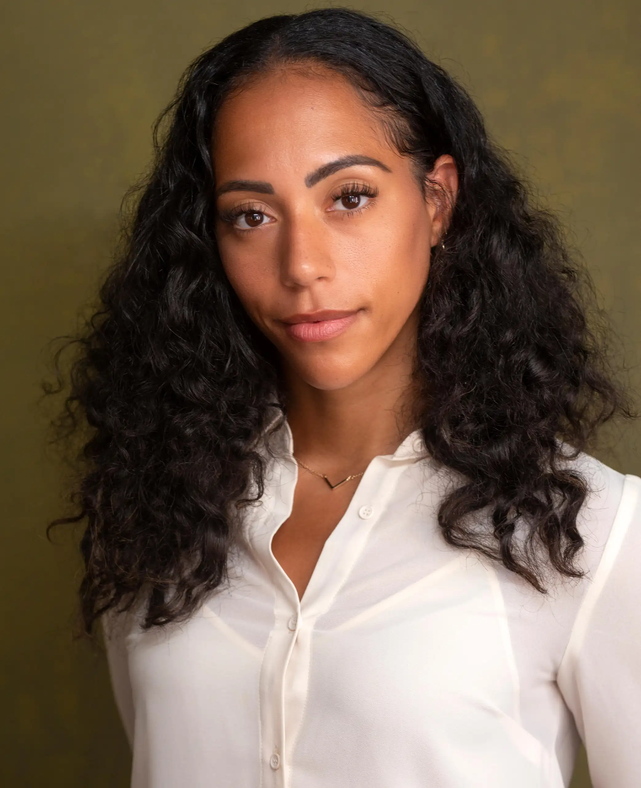 Ashley Kraayeveld - Biography