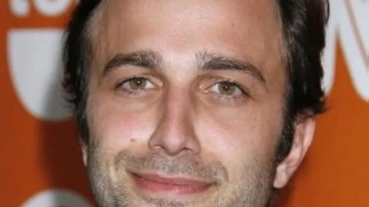 Mike Damus Biography: Net Worth, Wife, Age, Children, Movies, TV Shows, Parents, Siblings