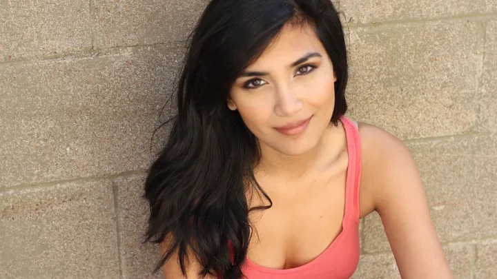 Hina Abdullah Biography: Instagram, Net Worth, Parents, Age, Boyfriend, Movies, Height, Ethnicity