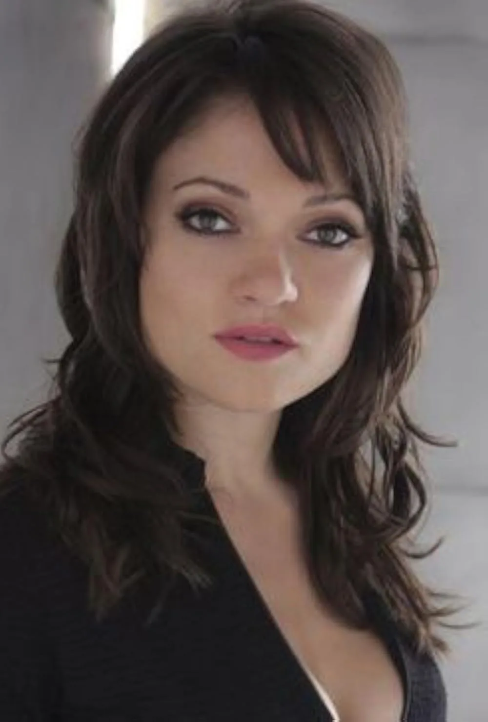 Janelle Marra - Biography