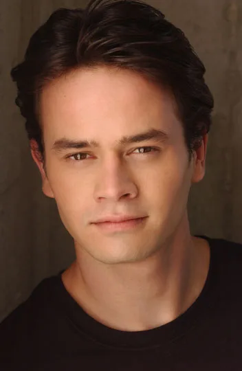 Daniel Logan - Biography