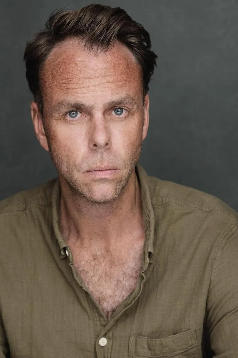 Bruce Mackinnon - Biography