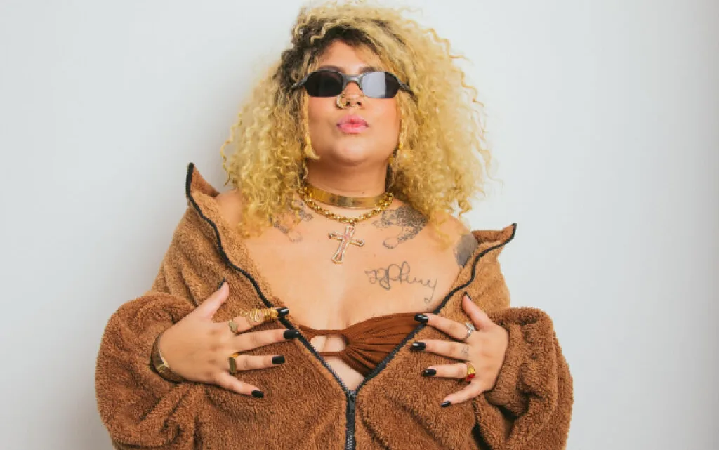 Mac Júlia Biography: Children, Age, Height, Net Worth, Parents, Songs, Nationality, Siblings