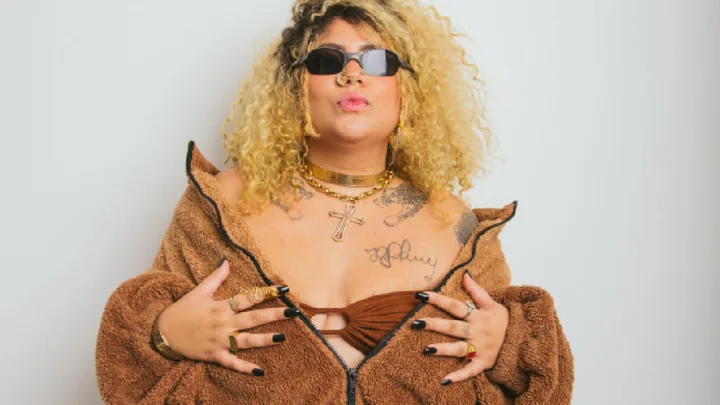 Mac Júlia Biography: Children, Age, Height, Net Worth, Parents, Songs, Nationality, Siblings