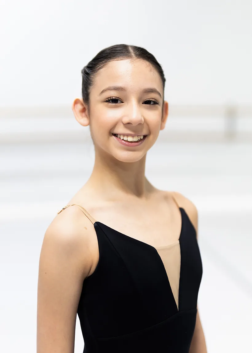 Victoria Carrillo - Biography