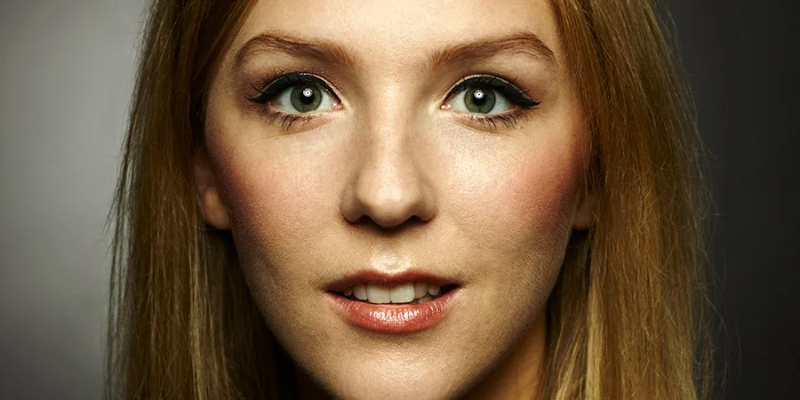 Beattie Edmondson Biography: Age, Spouse, Net Worth, Movies, Height, Awards, Children